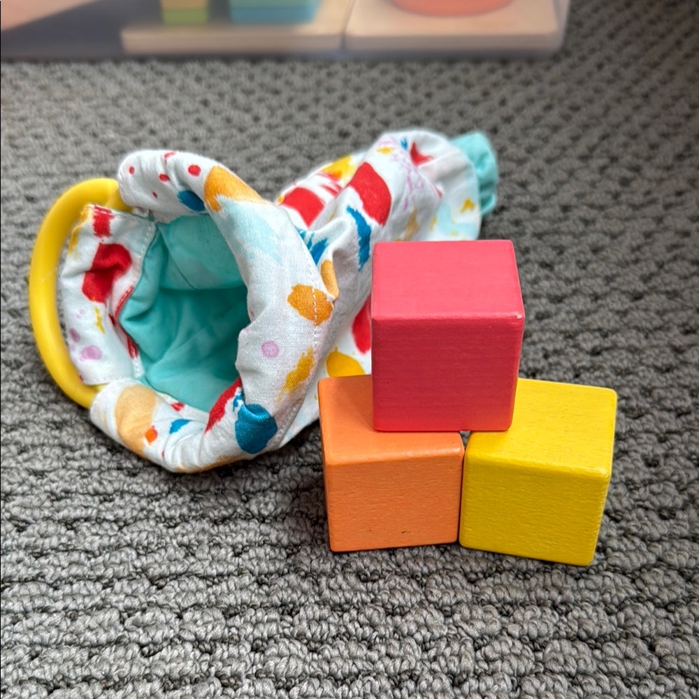 Lovevery Sensory Discovery Bag and Wooden Blocks Set